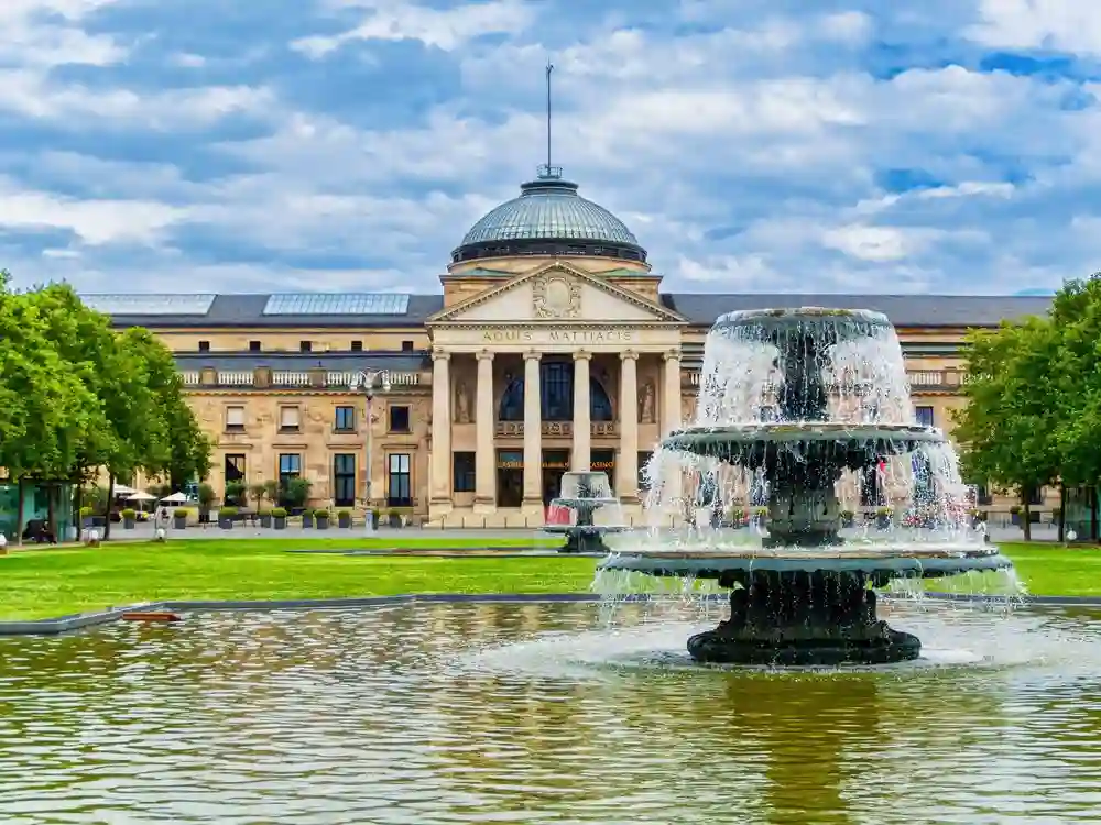 Standort Velquessianroyalvault am Kurhausplatz Wiesbaden